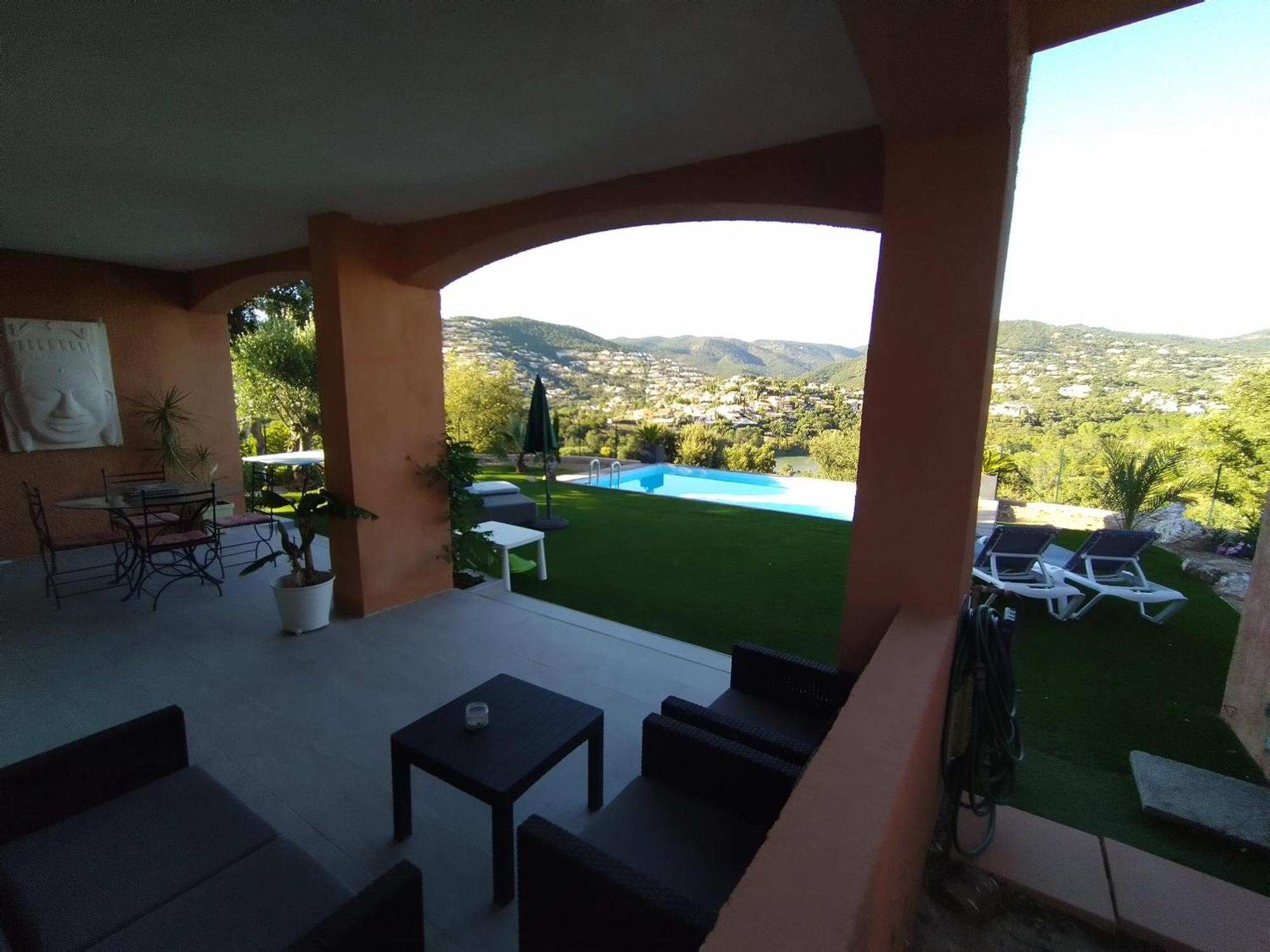 Superbe Bas De Villa 80 M2 Piscine Privee Reservee Aux Vacanciers Avec Vue Magnifique 6 Couchages La Londe-les-Maures Dış mekan fotoğraf